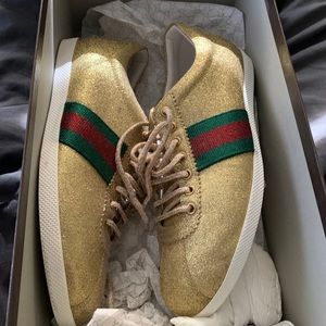 Authentic Gucci men sneaker size 8
